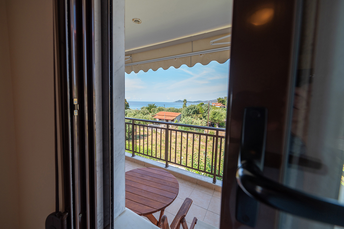 Studios / Apartments 2nd floor - Seaview