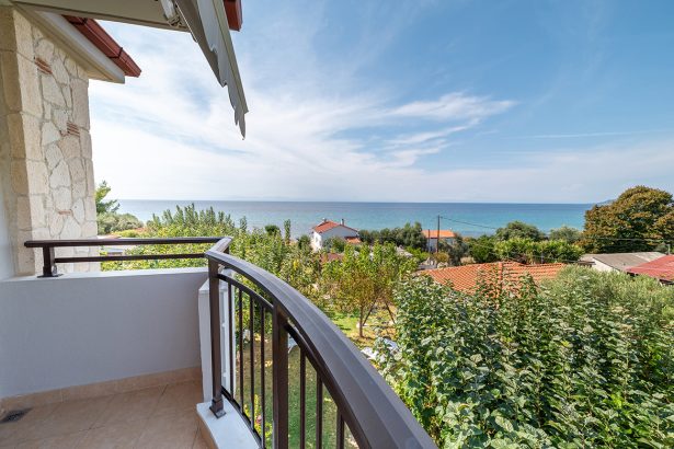 Studios / Apartments 2nd floor - Seaview